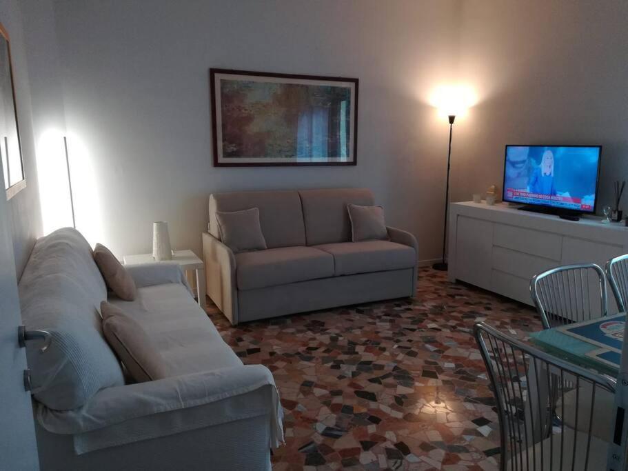 Primo Piano - Bilocale Casa Vacanze Brescia Ngoại thất bức ảnh